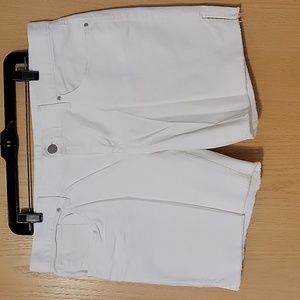 GAP Size 12 Cream Denim Boyfriend Short